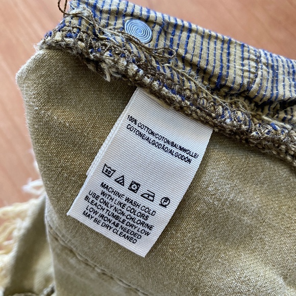 Free People We The Free Soft and Relaxed Cutoff in Moss (Size 29) - Picture 3 of 10